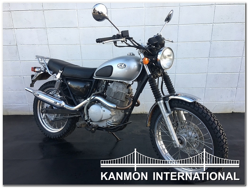 HONDA　CL400　NC38　社外　ナイトロヘッズ　シート　タックロール　白パイピング　目立った破れ無し　点穴有り(中古)1244-I0575 Webike | NitroHeads ナイトロヘッズ アルミチョップタンク FTR223